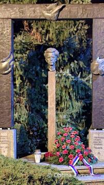France Balantič (1921 - 1943) ostaja sam, a se vsak november vrača kot spomin (5)